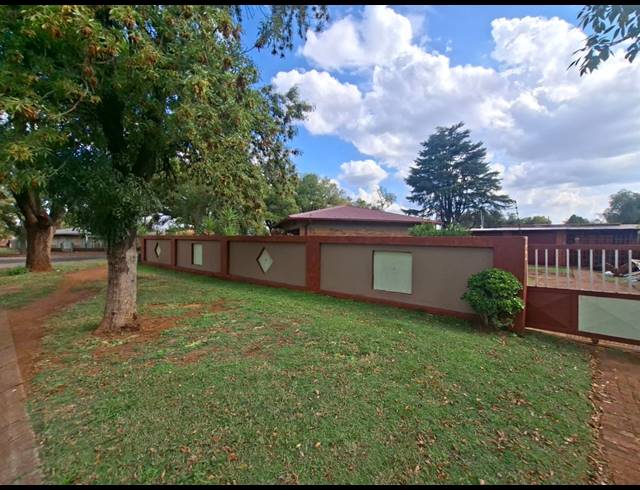 3 BEDROOM HOUSE FOR SALE IN VANDERBIJLPARK CW 1